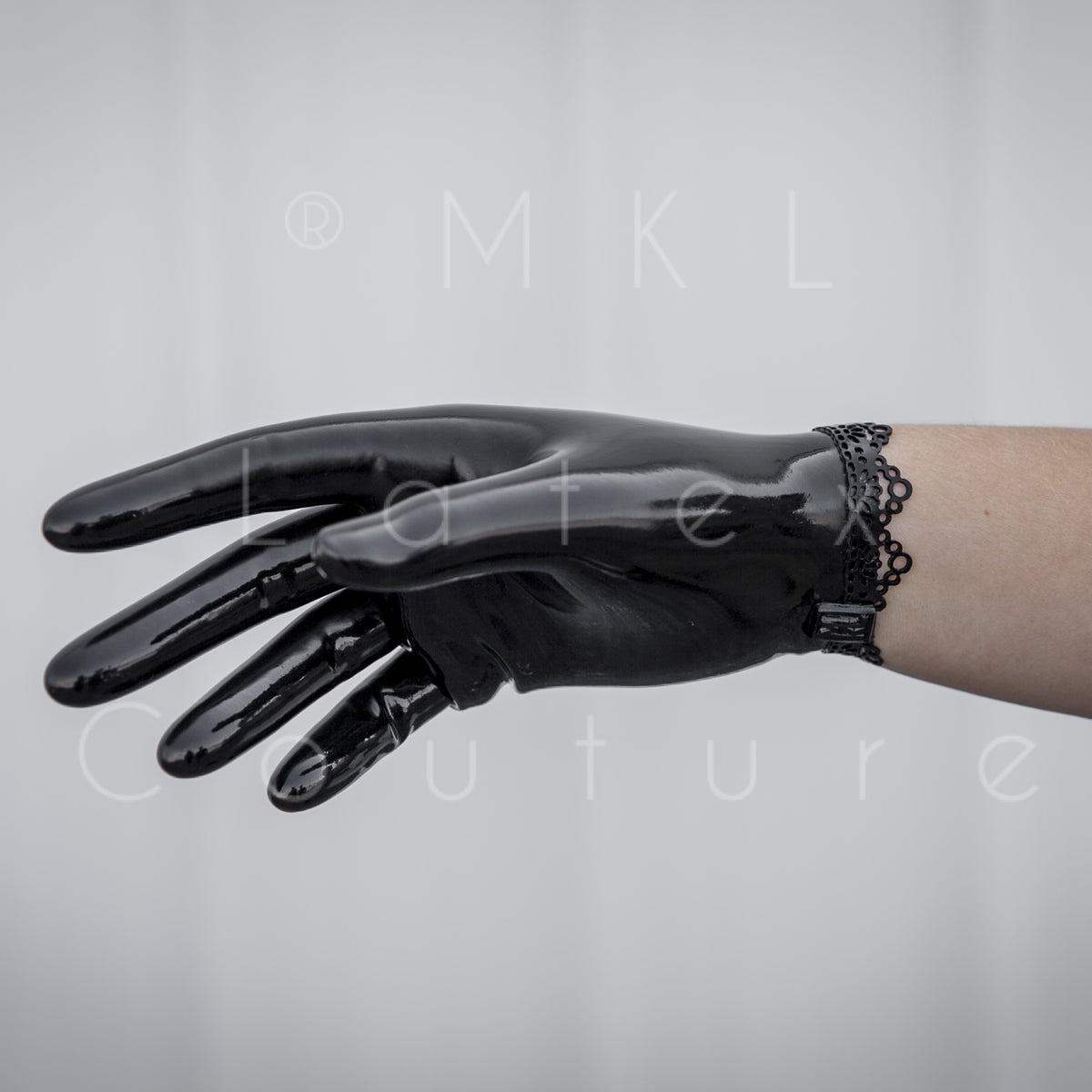 Side Ann Lace Short Latex Gloves