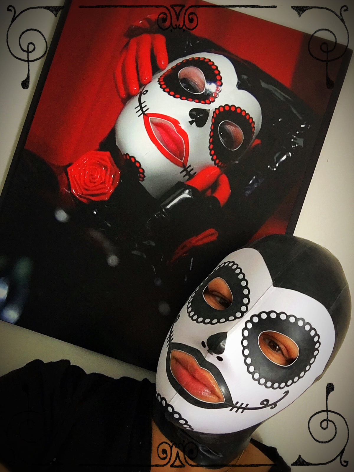 La Muerta latex Hood
