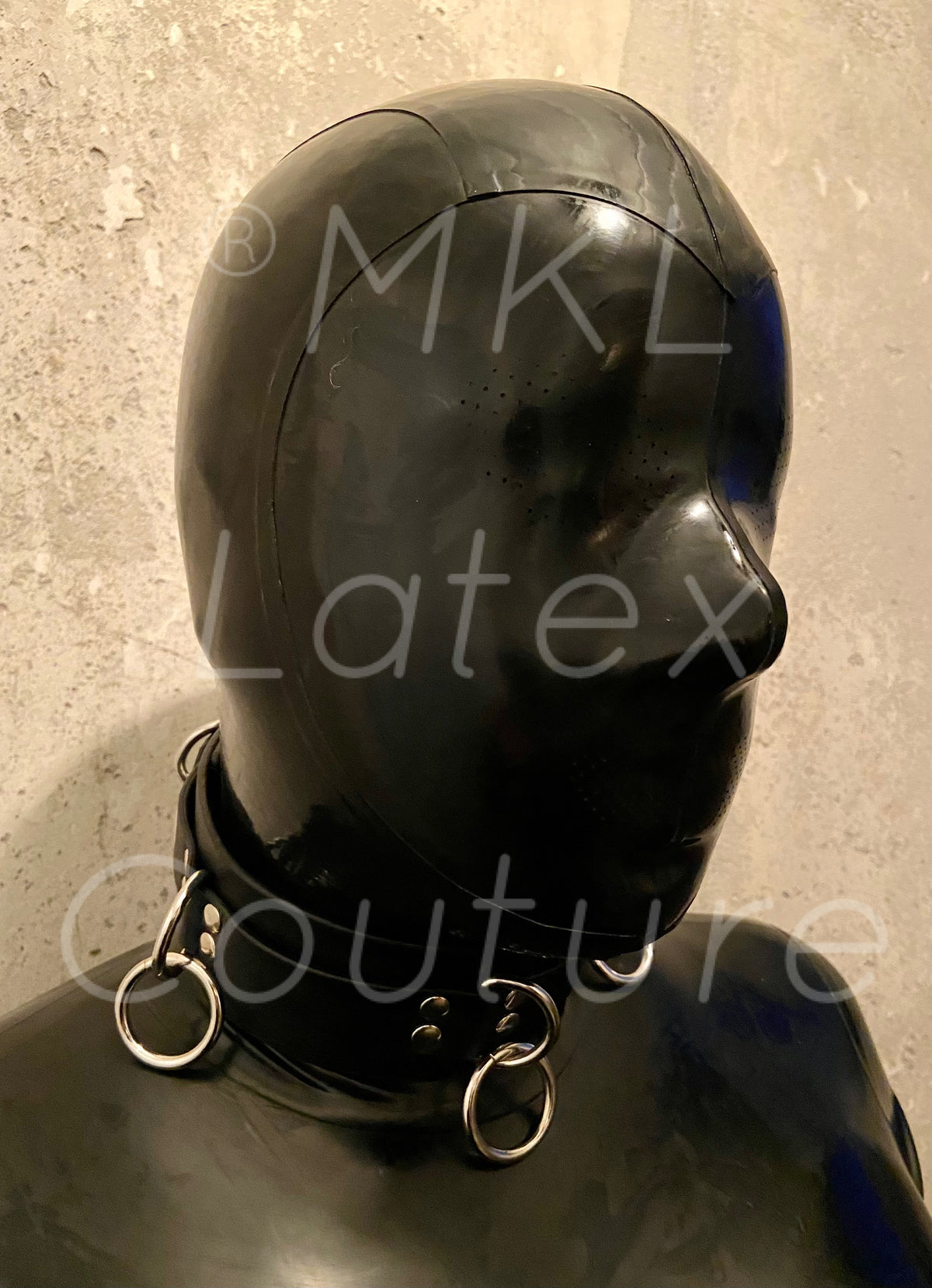 Micropore Latex Hood black